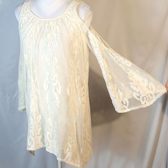 XCVI Floral Lace Cold Shoulder Top - Picture 8 of 10